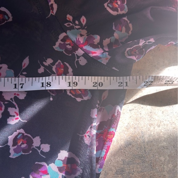 Lane Bryant shirt - black/pink floral short sleeve sheer mesh high/low tunic - Picture 7 of 8